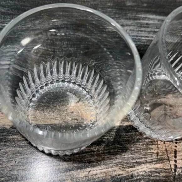 Crown Royal Etched Glass Whiskey Tumblers Set Of 2 - Picture 2 of 5